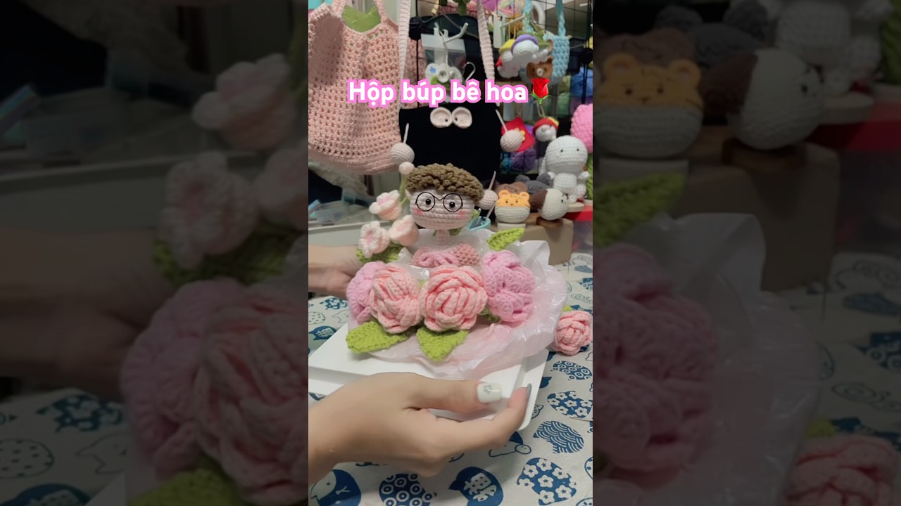 Doll with flowers 🌹 #dinganmoclen #crochet #handmade #unboxing #gift #rose #doll