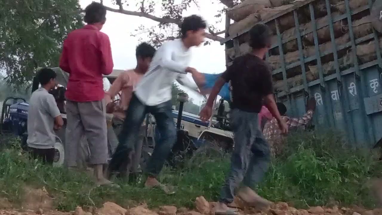 ट्रेक्टर ट्राला  350  पेकट लोड 