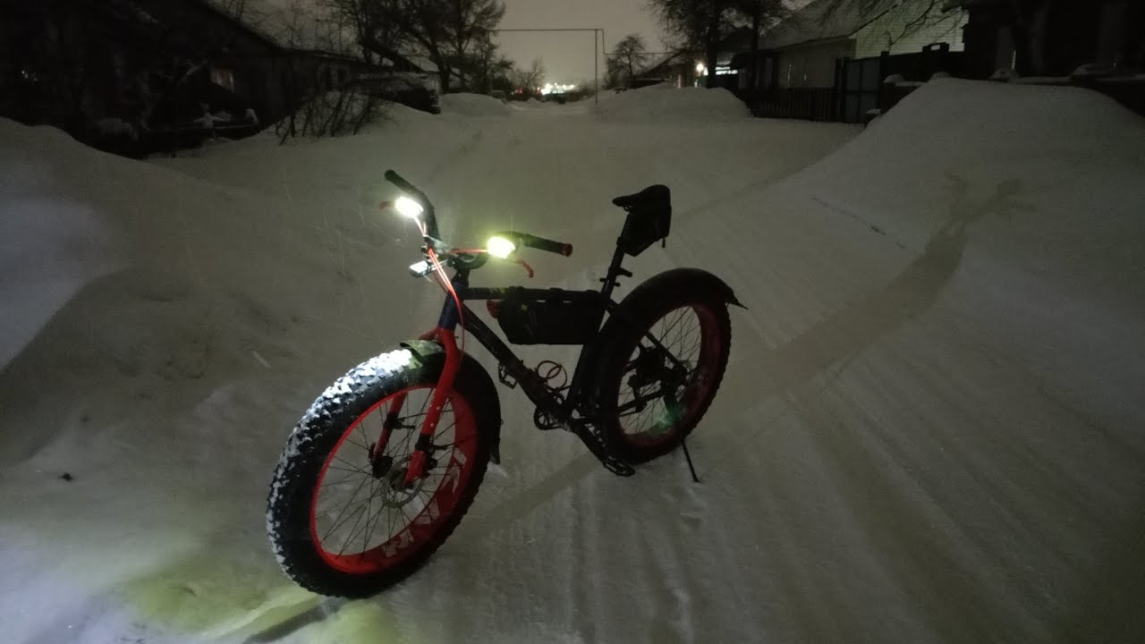 Вечерняя поездочка на велосипеде по заснеженному городу под музыку