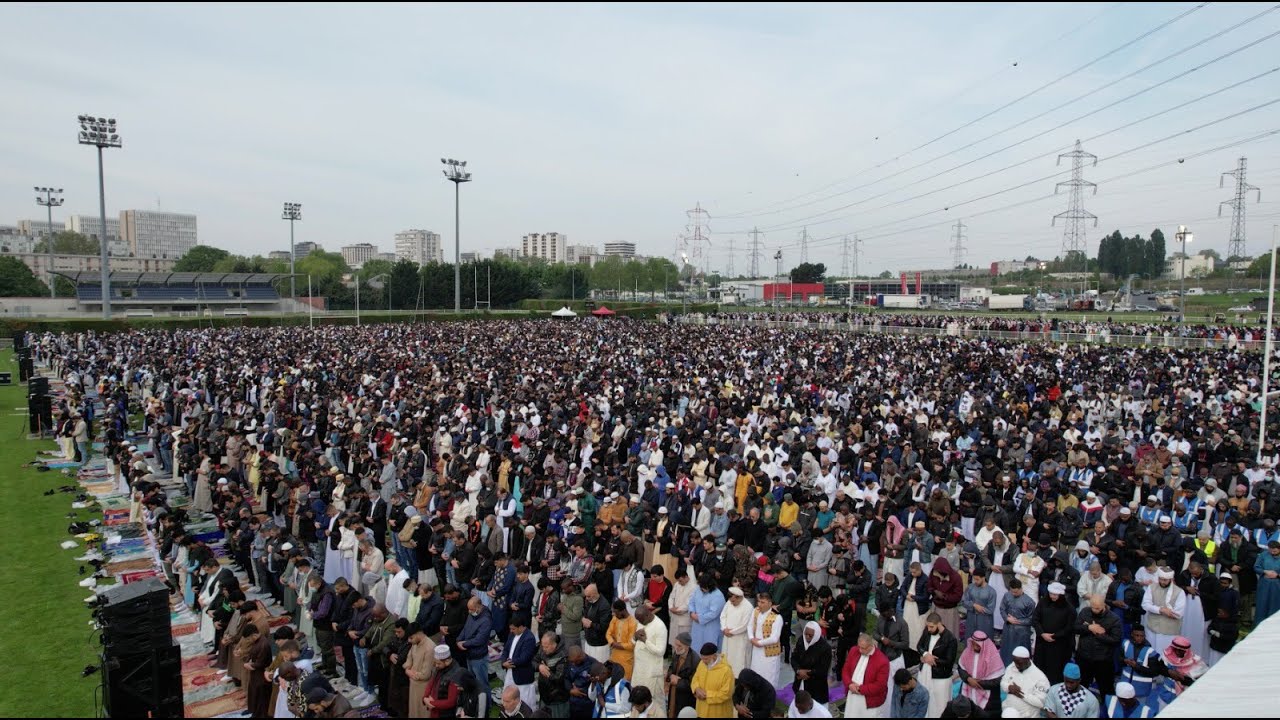 Célébration de la prière de l'Aïd el fitr 2022 au stade de Sarcelles - 02/05/2022