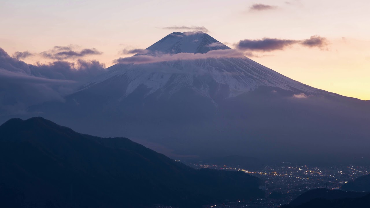 Mt. Fuji at Dusk (4K Time Lapse Movie)