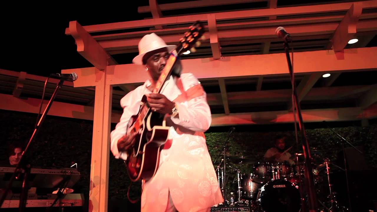 NICK COLIONNE