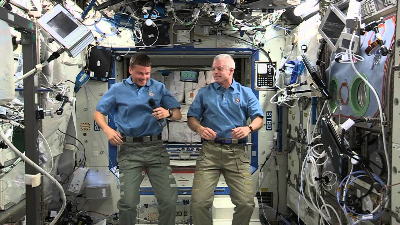 Space Station Live: CBS News Interviews Reid Wiseman