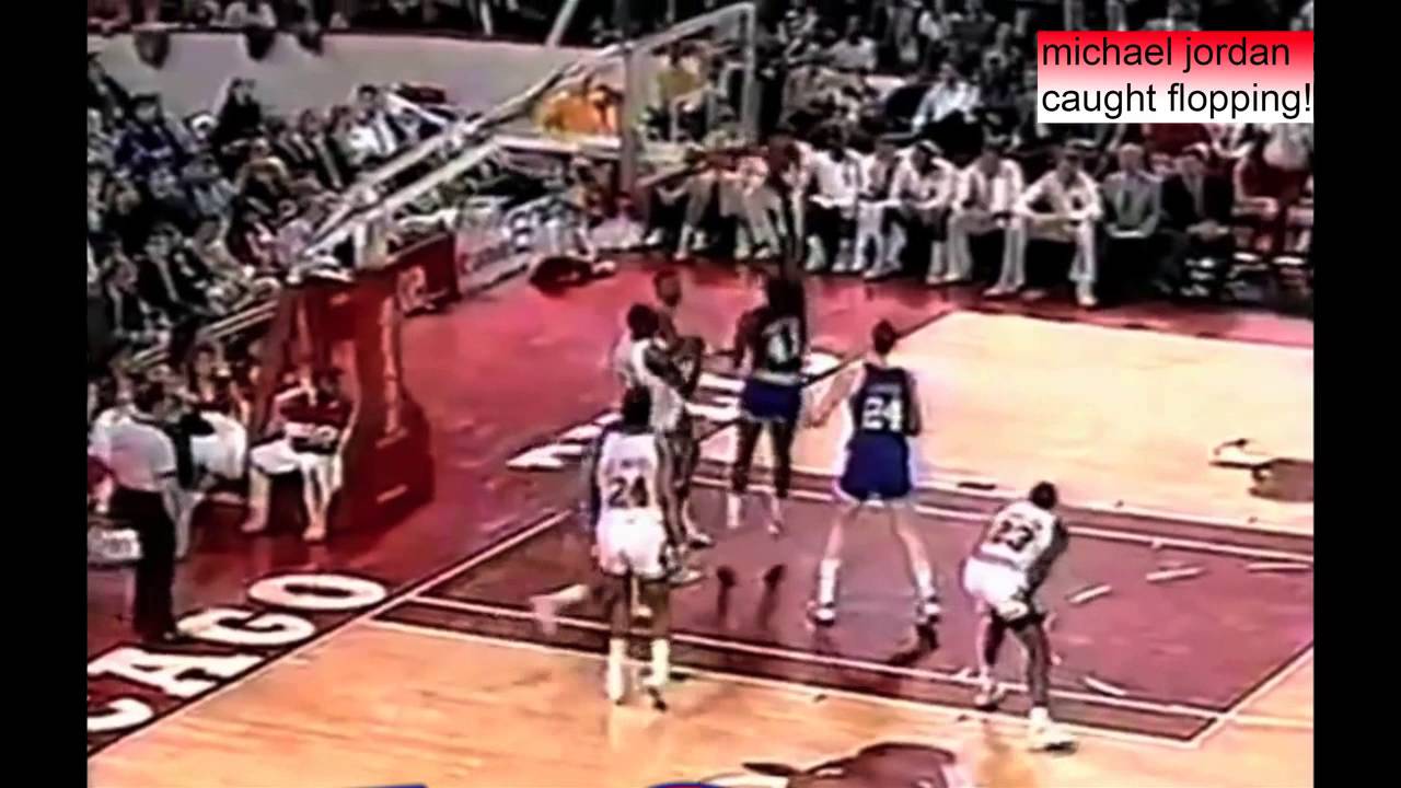Michael Jordan caught flopping! (he's a better actor than LeBron!)