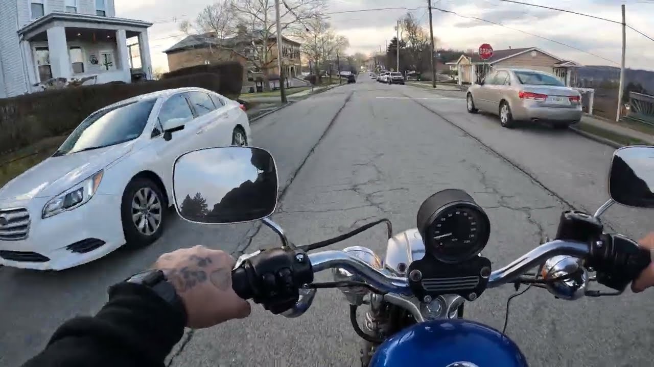 Достаточно ли мотоцикла XL883 Sportster для крупного мужчины? (в конце — пробуксовка в гараже) #h...
