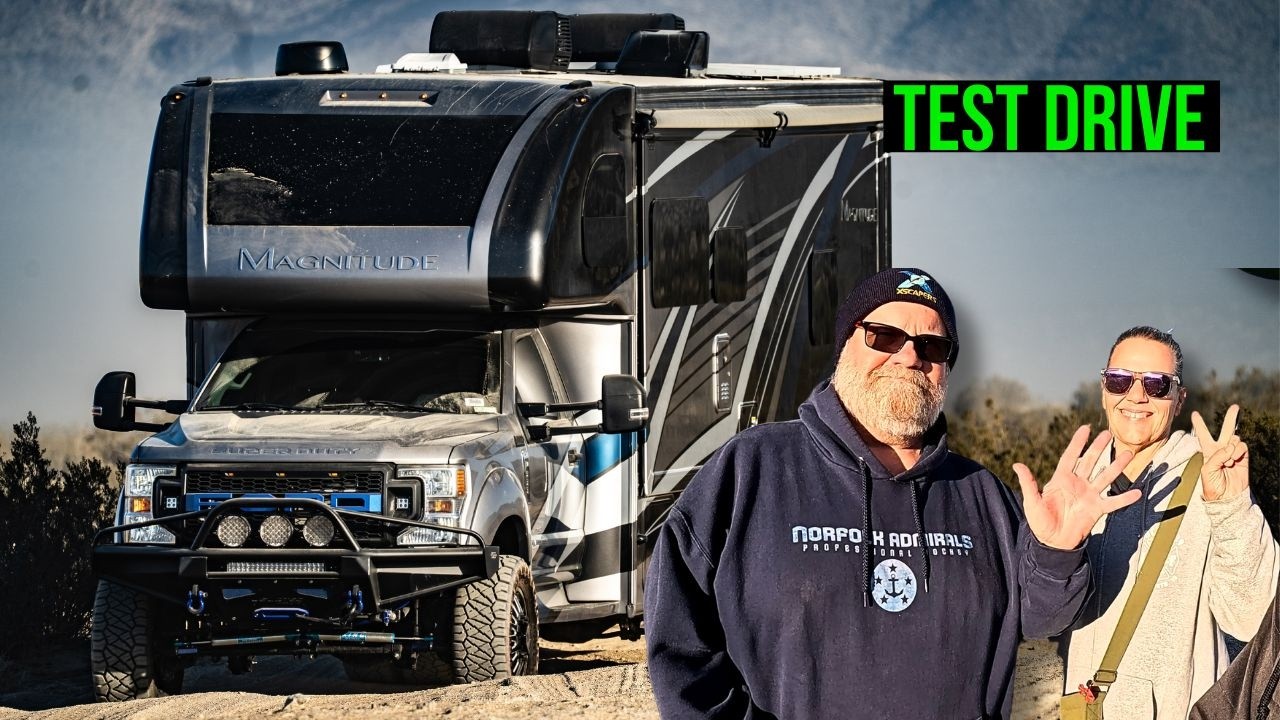 Весёлая парочка тестирует внедорожник Super C с подвеской WeldTec Designs Recon XL в пустыне!
