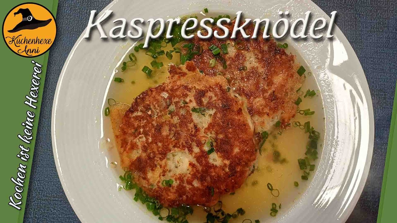Kaspreßknödel in der Suppe mit Apfelkrautsalat