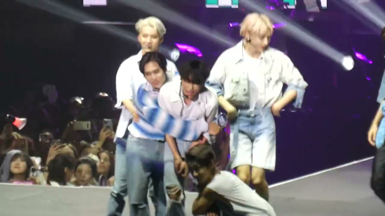 더보이즈 The Boyz - Break Your Rules - @ Rotterdam RTM Stage 2022