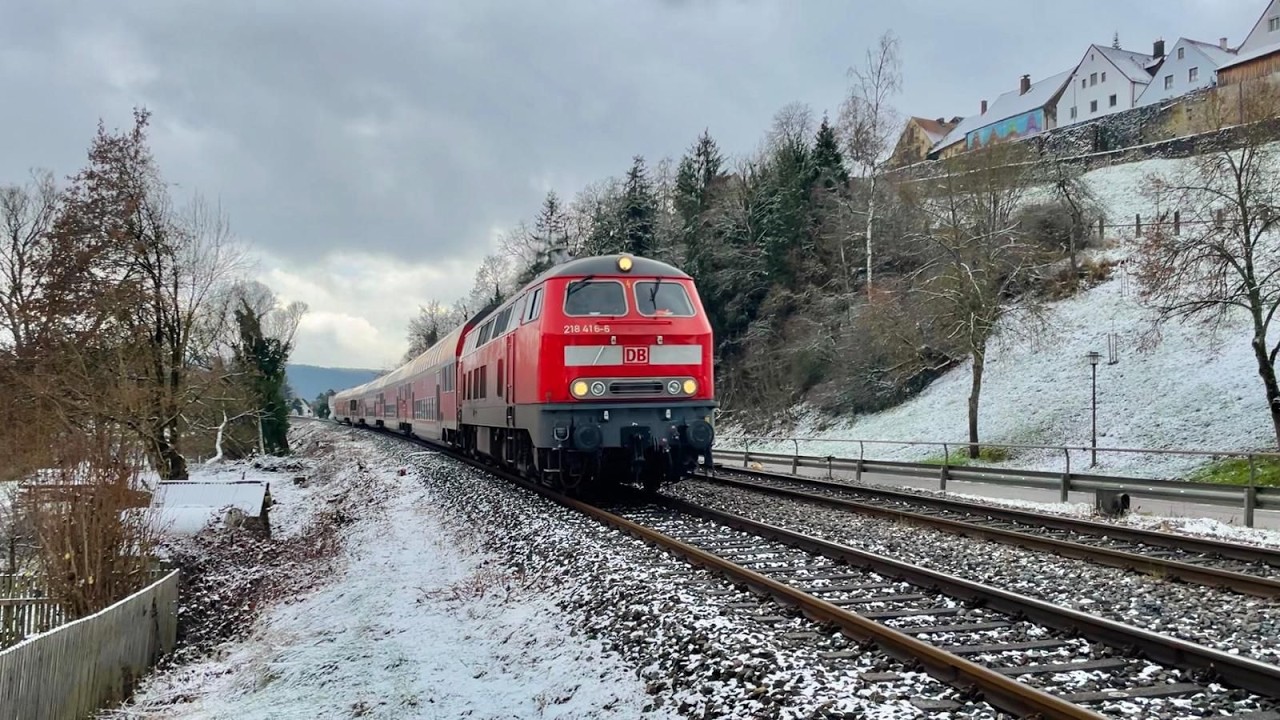 218er und Formsignale | Winterliche Bahnidylle in Nabburg