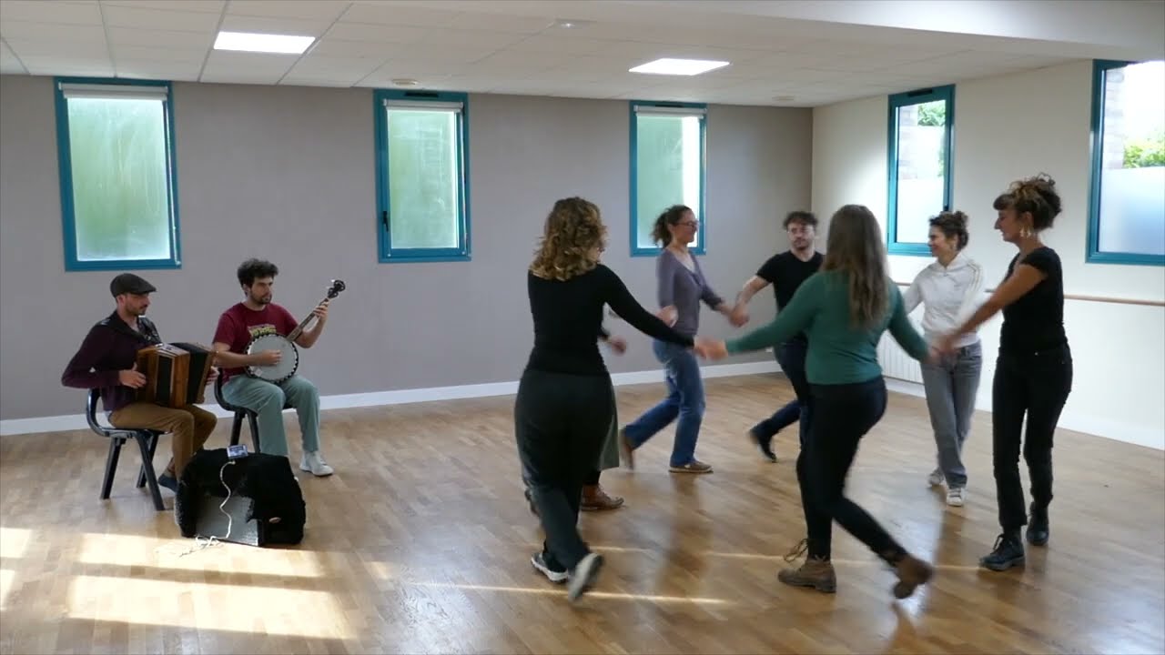 JIBIDI-JIBIDAO // Les Pieds dans l'bal