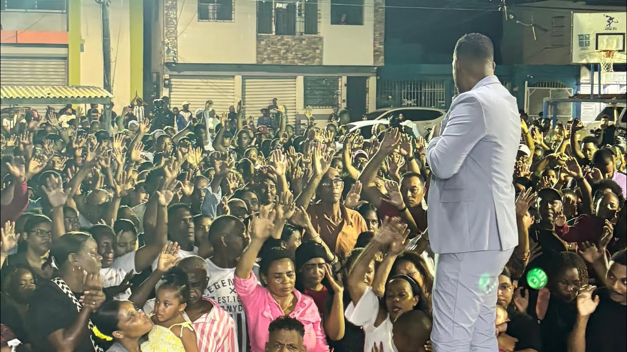 Pastor Benjamín Garcia  campaña quisqueya la Romana by billy López 
