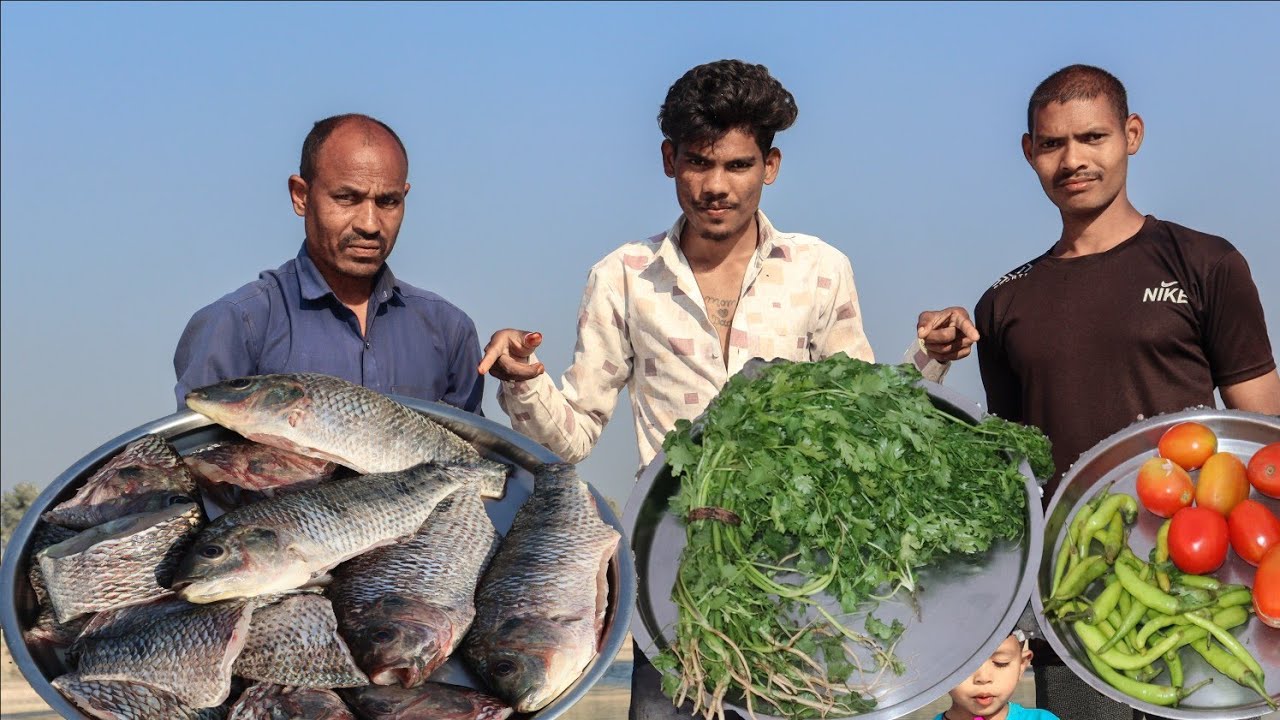 नदी किनारे मछली पकड़ी और ताज़ा बनाकर खाई!🎣 🥘 | River Fishing & fresh fish | Catch and Cook Fish Curry🤤