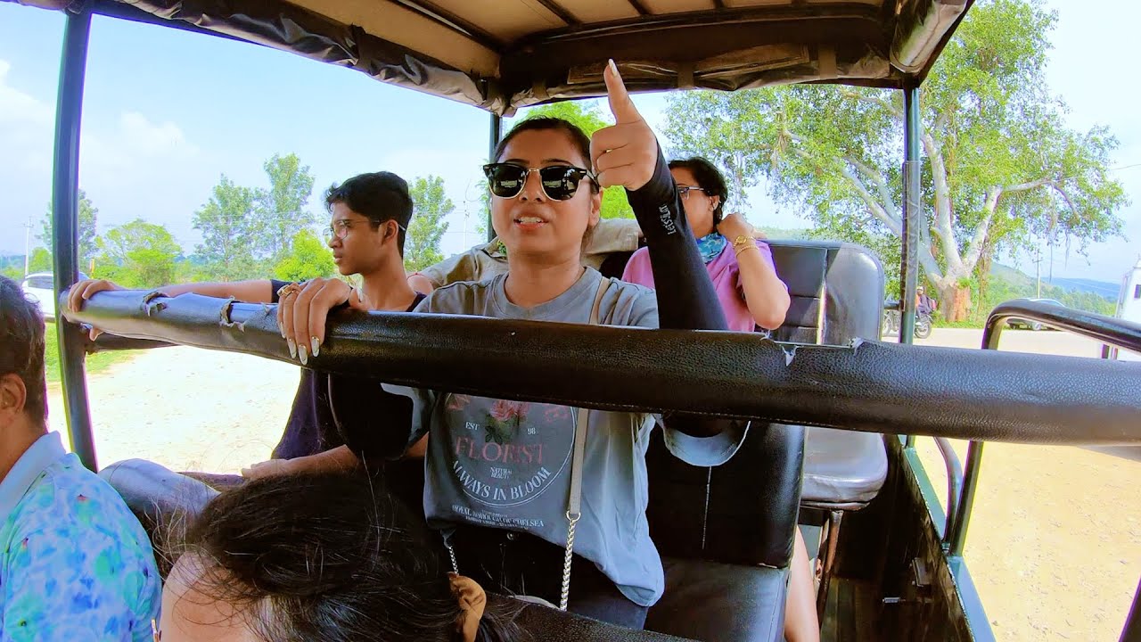Our First Time in Bandipur...Hum Logo Ne Jungle Safari me Kiya Kiya Dekha