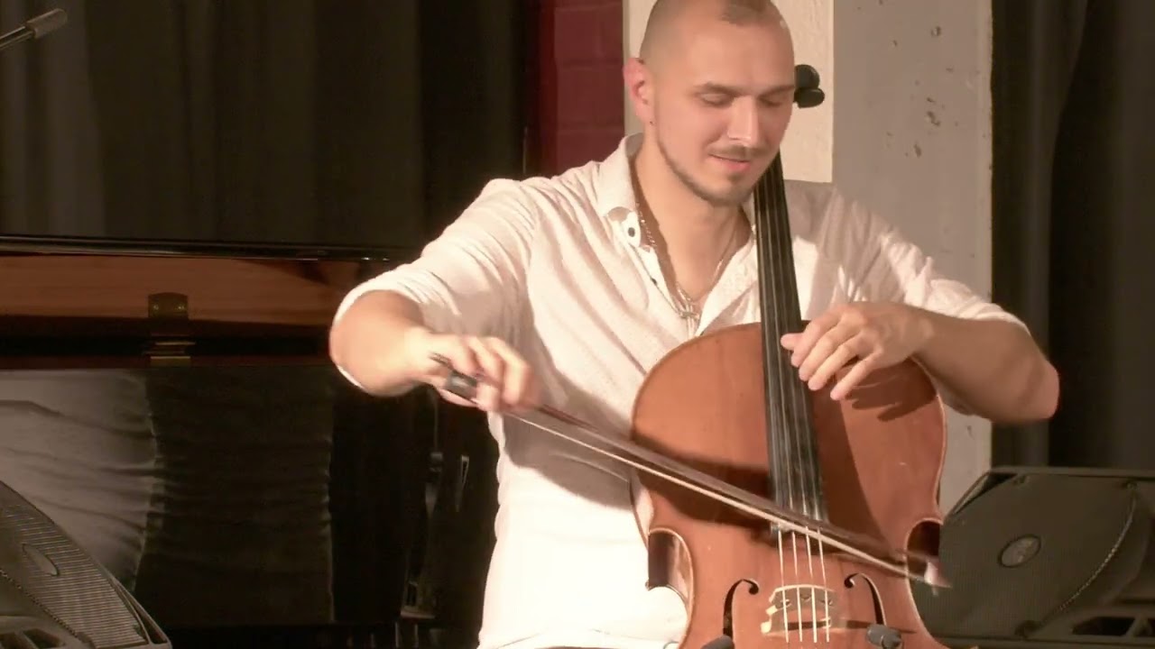 Vittorio Monti: Czardas (composed 1904).   Petr Špaček, cello
