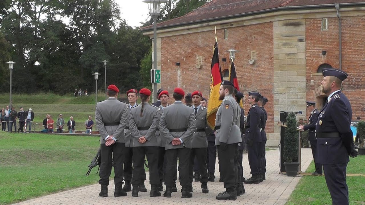T.7/9 Gelöbnis 15.9.22 Germersheim. Die Vereidigung und Nationalhymne