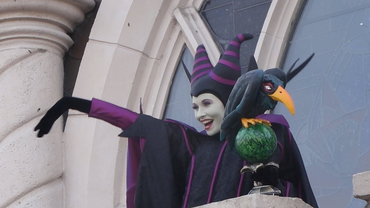 Maleficent's Court Halloween 2014 Disneyland Paris