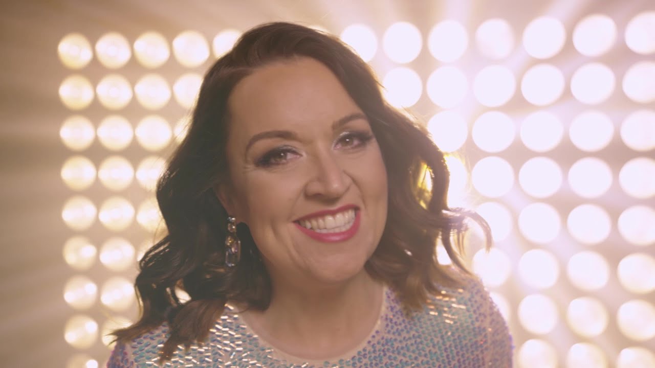 Simone Moos - Ich leb' den Traum (Offizielles Video)