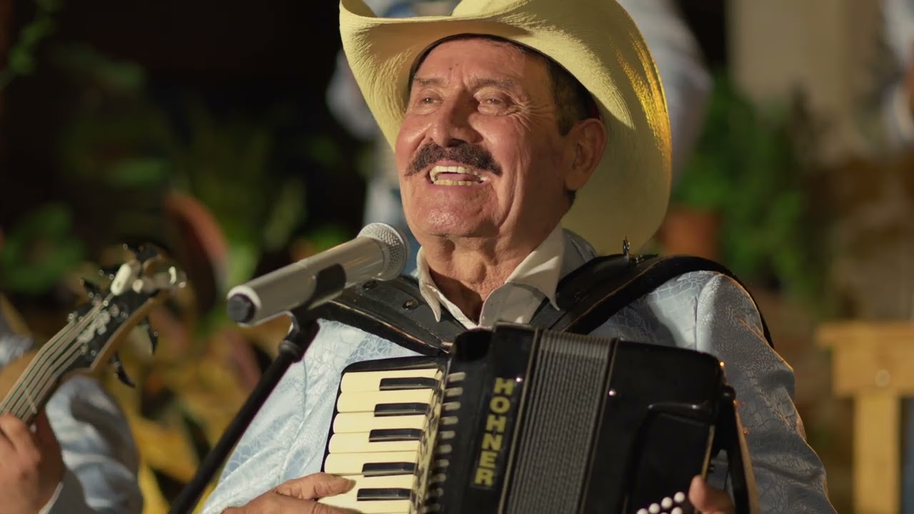 Los Hermanos Salgado - Amigo Tabernero (Video Oficial) 40 ANIVERSARIO