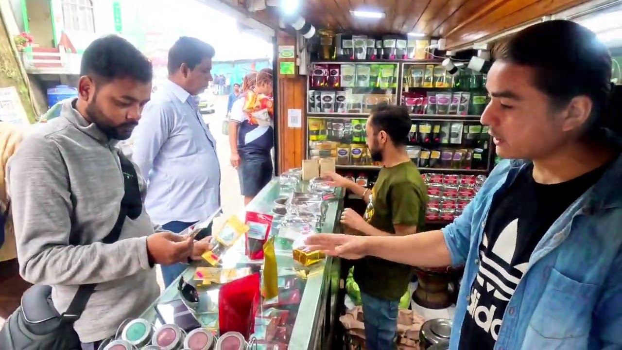 TEA SHOP OF DARJEELING 🌿 TEA CORNER SINCE 1977 || A HUB OF FLAVOURED TEA  @jayantrajraivlogs