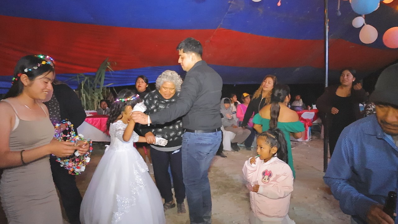 SIGUE EL AMBIENTE EN UN BAUTIZO EN SAN MARTÍN SABINILLO, OAXACA....PARTE 3