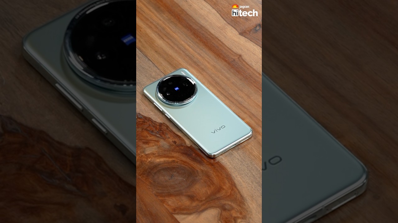 Unboxing the all-new Vivo X200! Let&rsquo;s dive into its design and see what&rsquo;s packed inside.