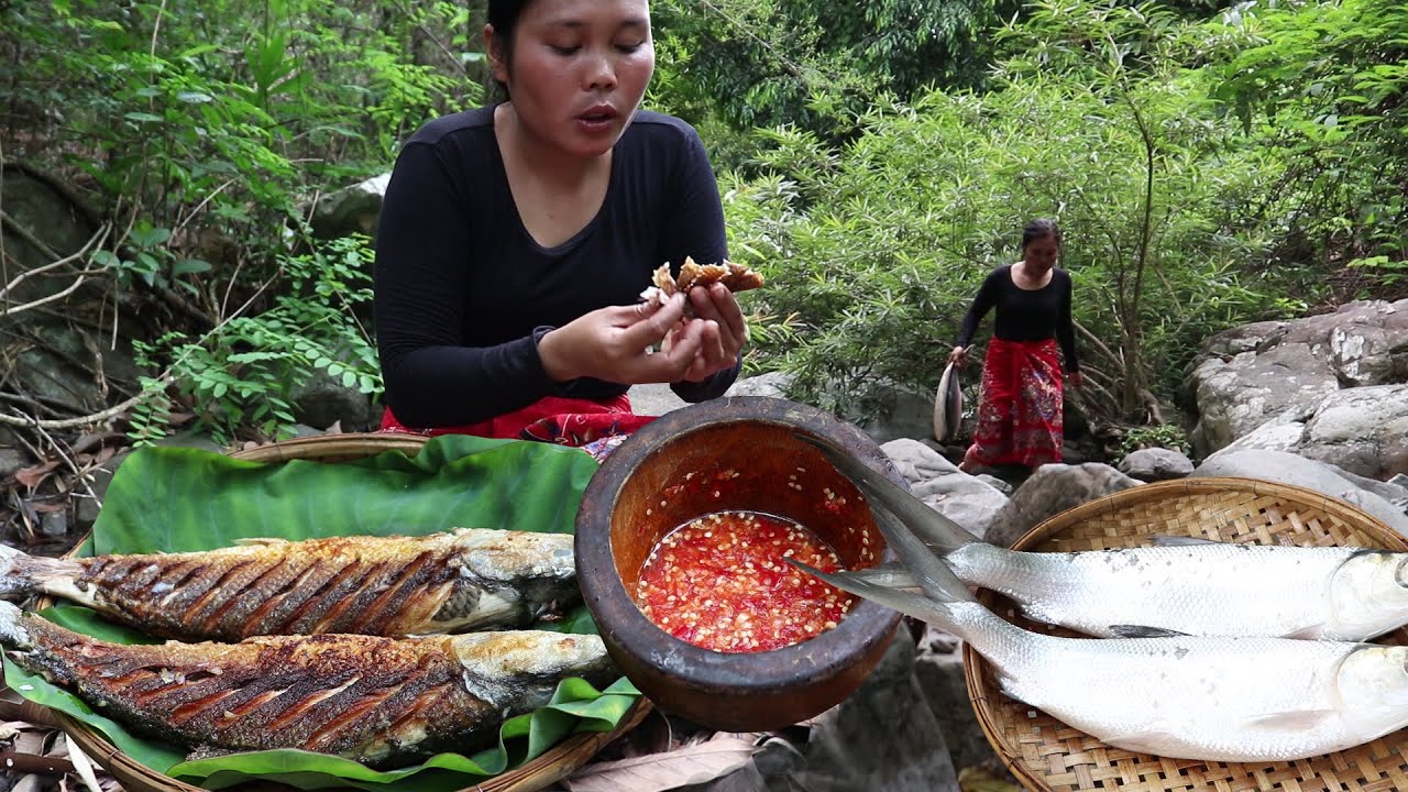 Survival cooking in forest: - Yummy Cooking fish Easy for Food in Jungle # 261