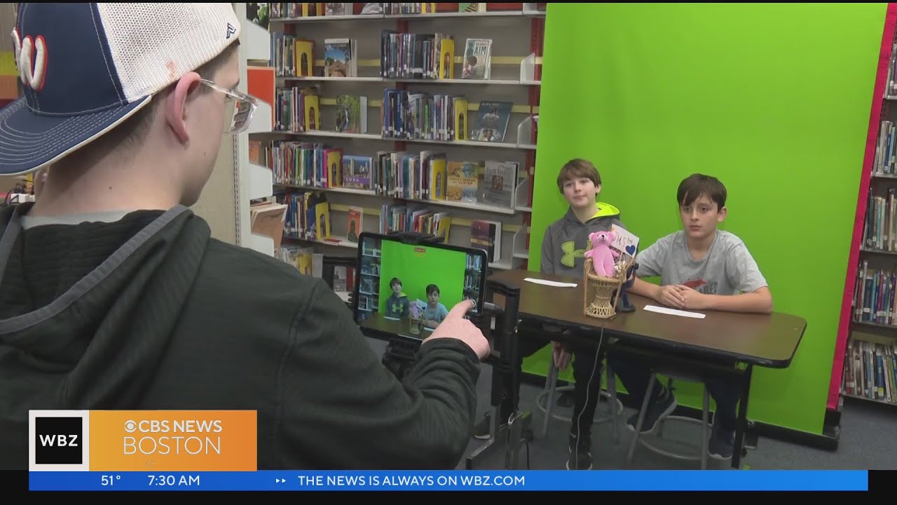 'It's fun every day,' Walpole middle school students produce their own daily newscast