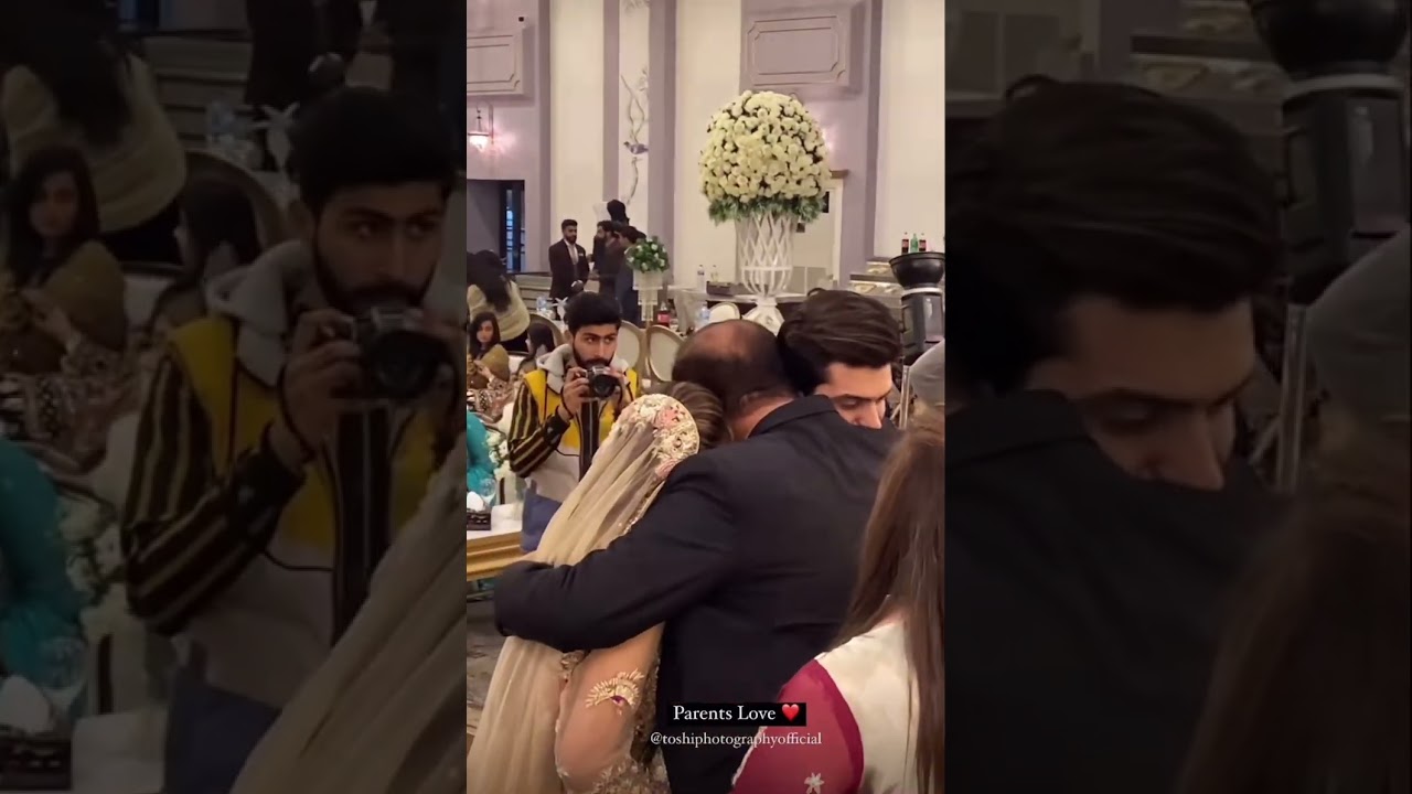 Parents love&hearts;️ #viral #wedding #bride #parents #shorts #youtubeshorts #cute #barat