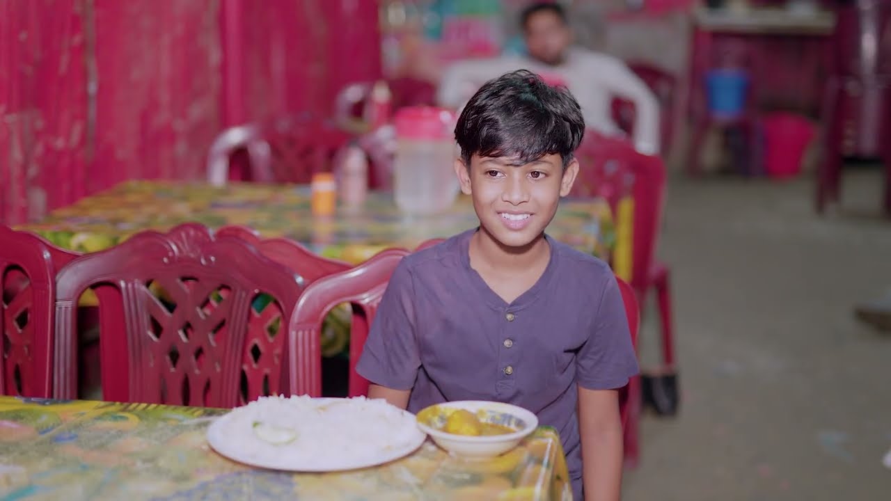 ভিক্ষা করে ভাত খাওয়া ছেলেটি এখন শহরের বড় অফিসার। Bangla New Short Film 2024