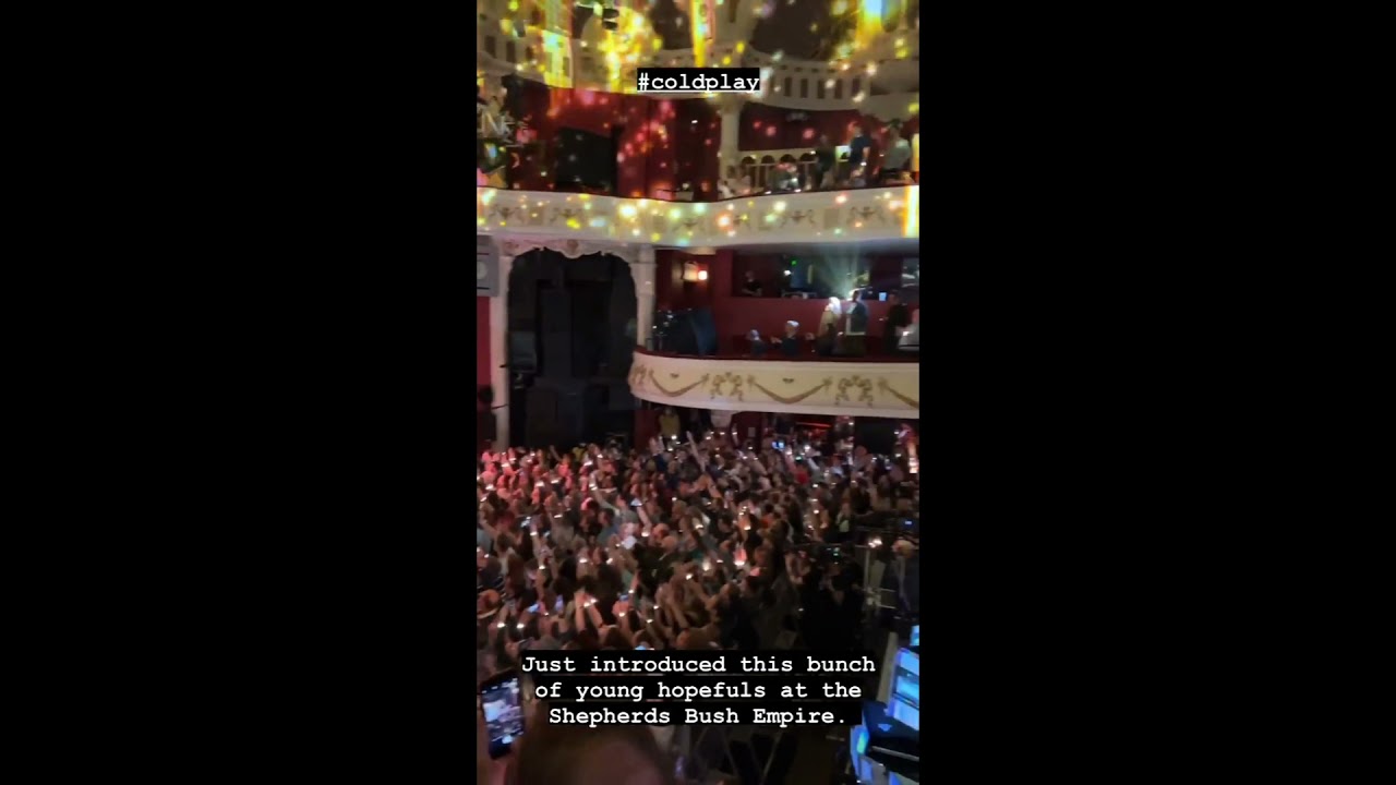 SIMON PEGG and TILLY on Instagram's stories,  12/10/21. Coldplay's show on Shepherd's Bush Empire.