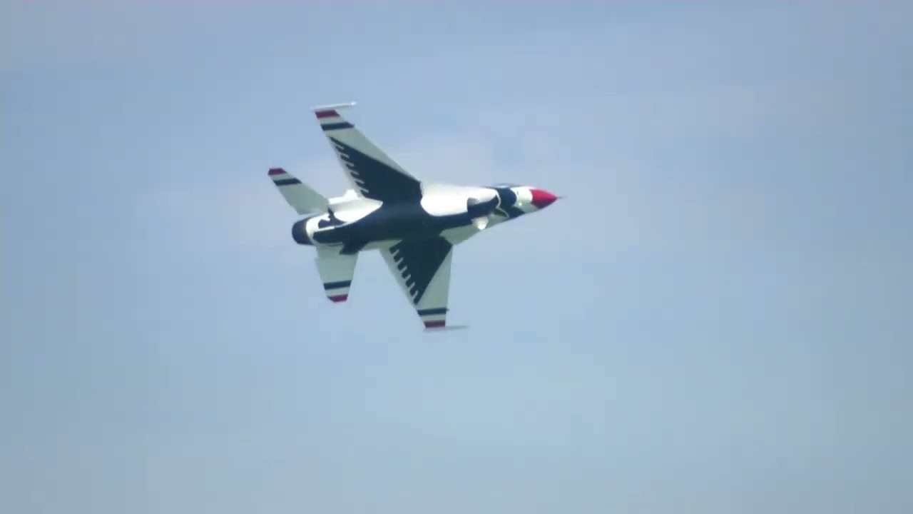 Thousands gather along lakefront to watch 2023 Chicago Air and Water Show