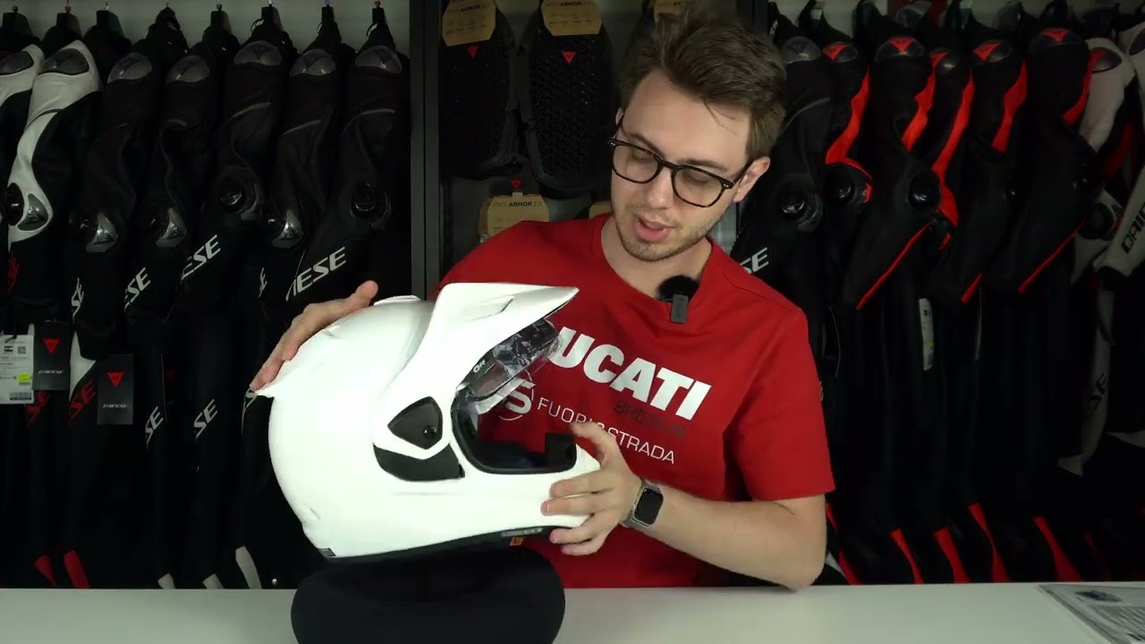 COME SMONTARE LA VISIERA DI ARAI TOUR-X 5 | tuttoperlamoto.it