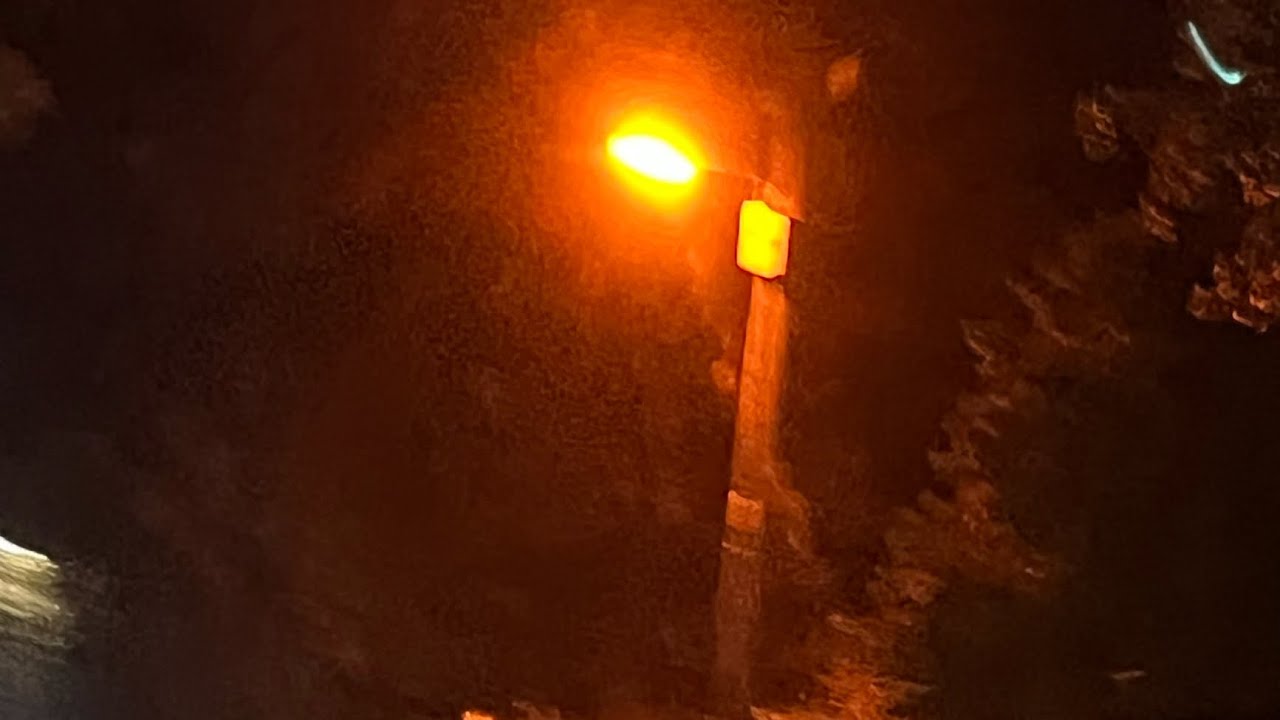 Low Pressure Sodium (SOX) Street Lights