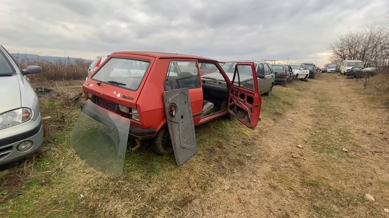 Zastavini automobili na otpadu (VLOG) Tražimo zanimljive delove!