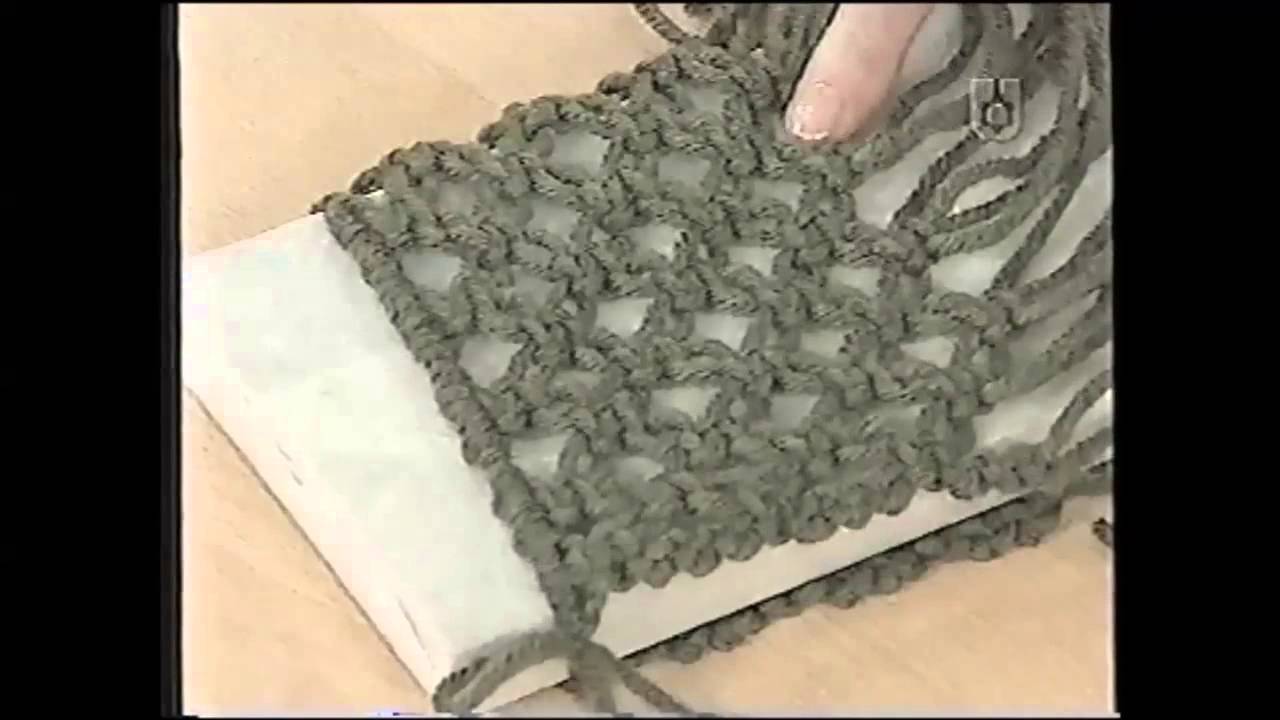 Puntos y Puntadas 365. Macramé. Pollera en Pico en Nudo Cabeza de Alondra.