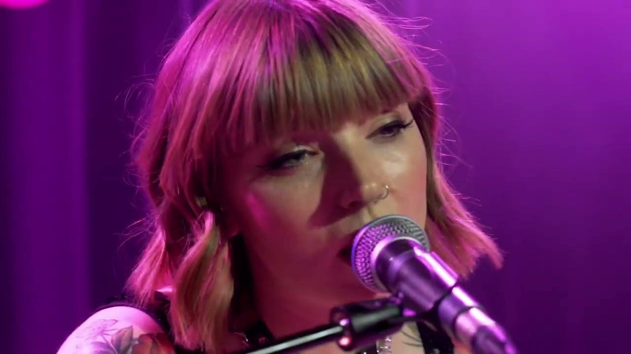 Jemma Johnson performs 'Sing It With Me' and 'Love Rush'