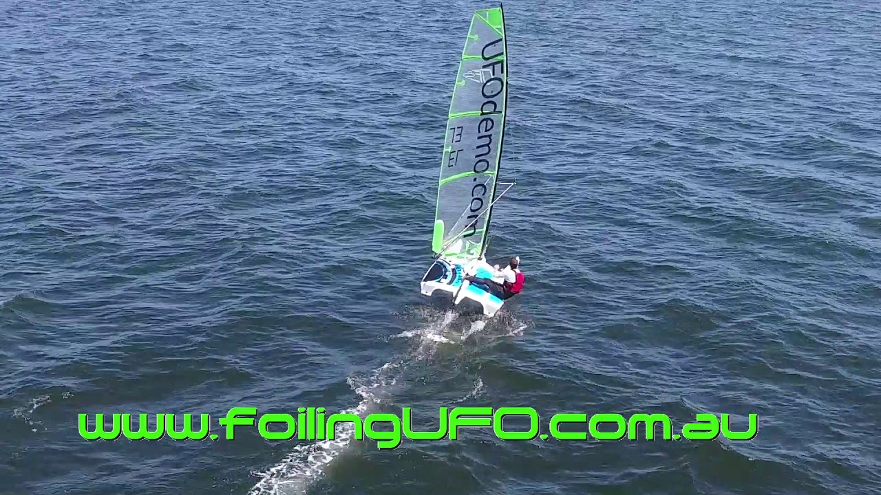 UFO: The Foiling Beach Catamaran - The Foiler for you!