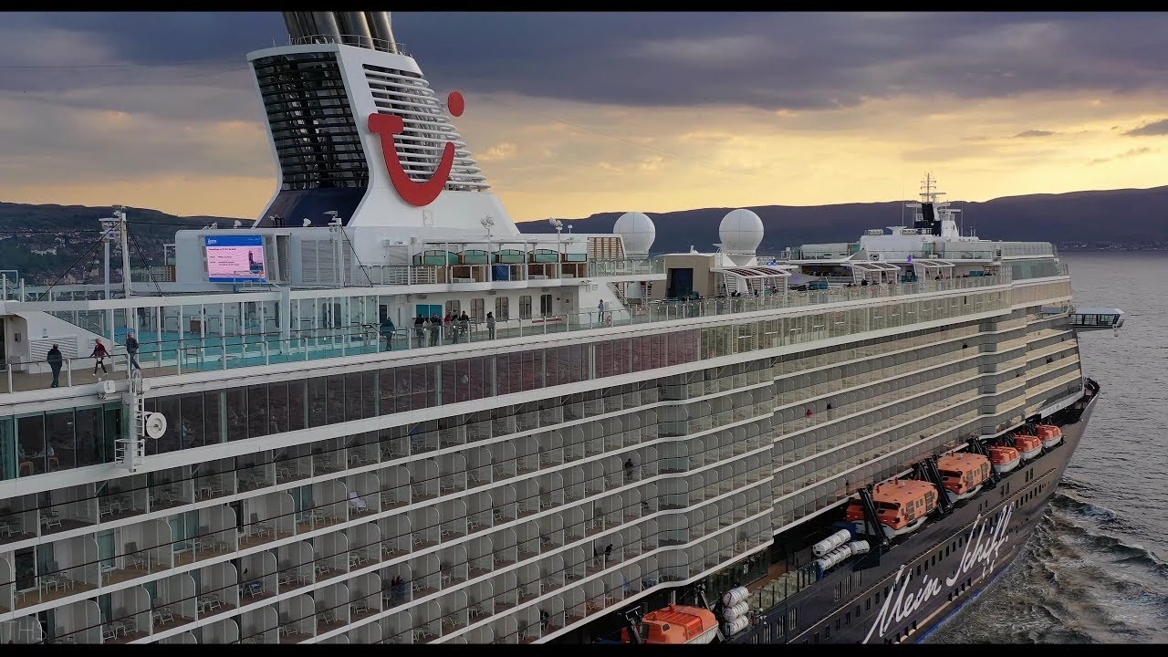 CRUISE CHASE - MEIN SCHIFF 5 - Scotland - 4K Cinematic Aerial Footage