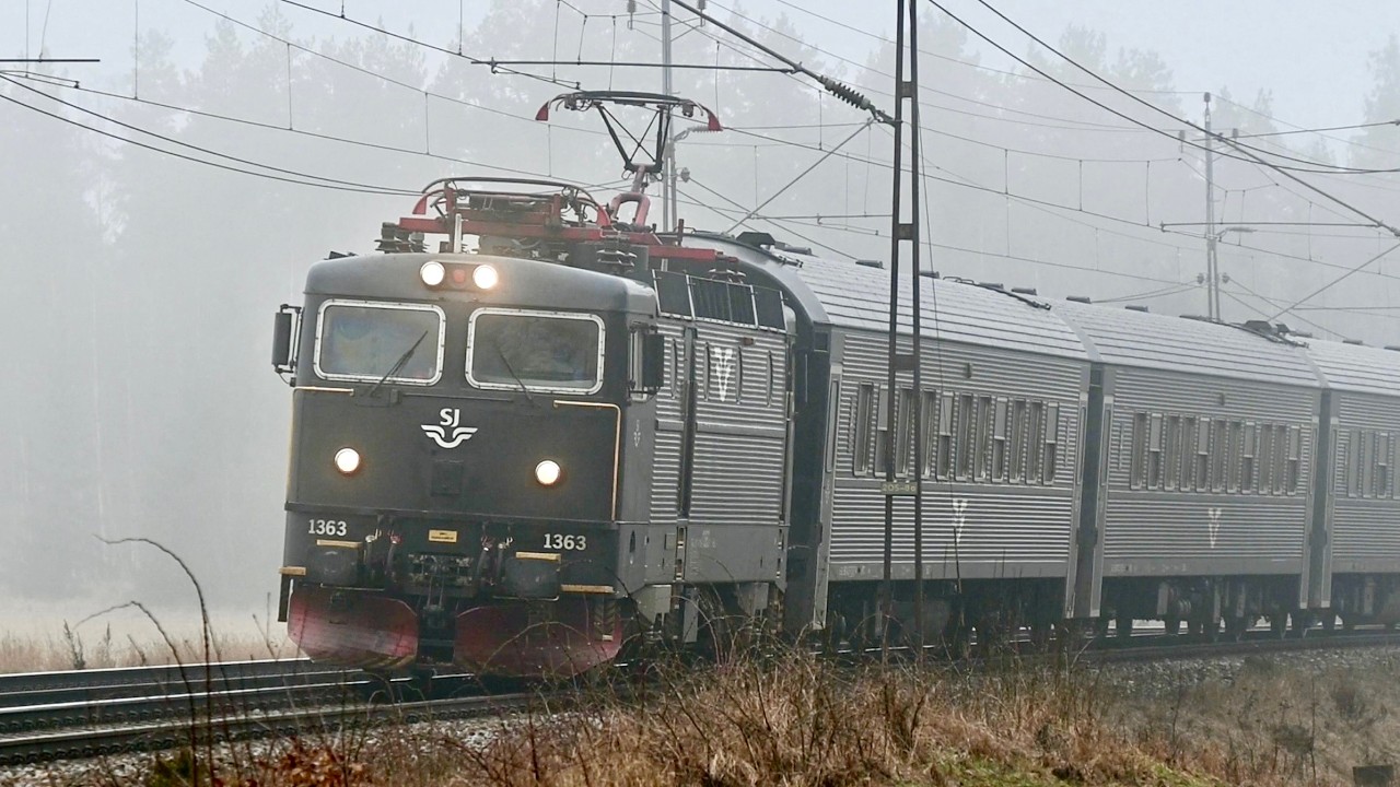 Trains in Norsholm between Norrköping and Linköping