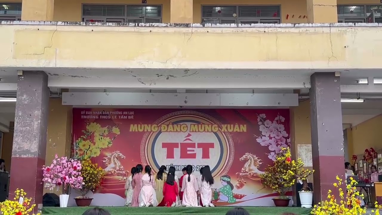 Tiết mục lớp 7/3 Trường Lê Tấn Bê tham gia múa Mừng Xuân 2026