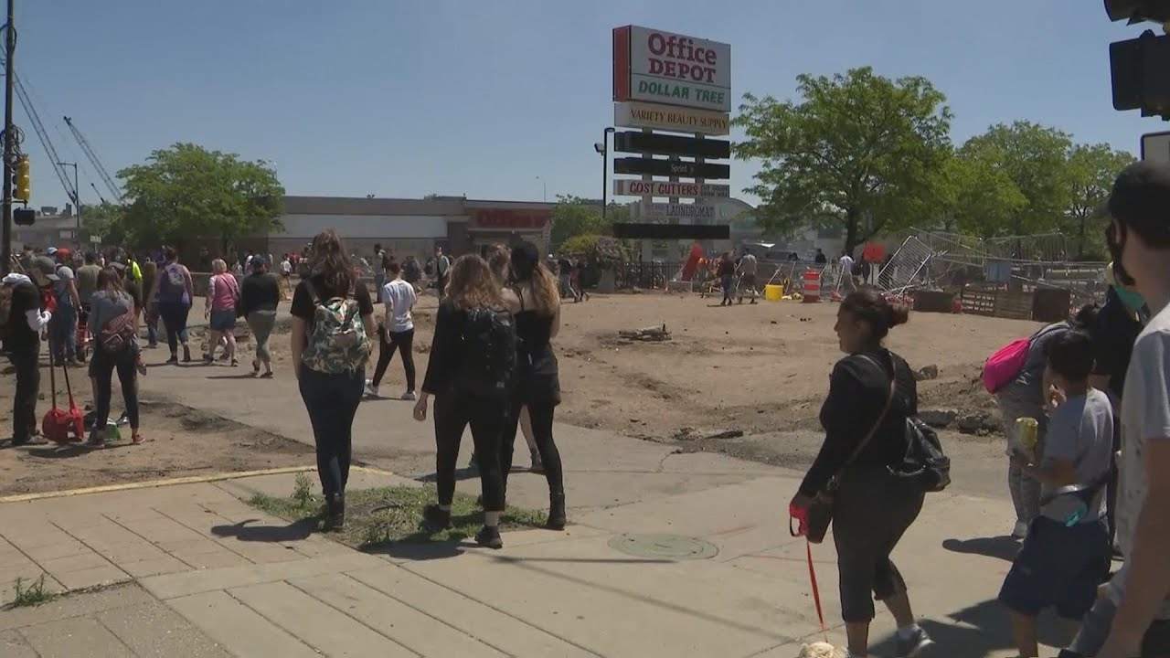 Minneapolis Clean-Up Continues After Protests