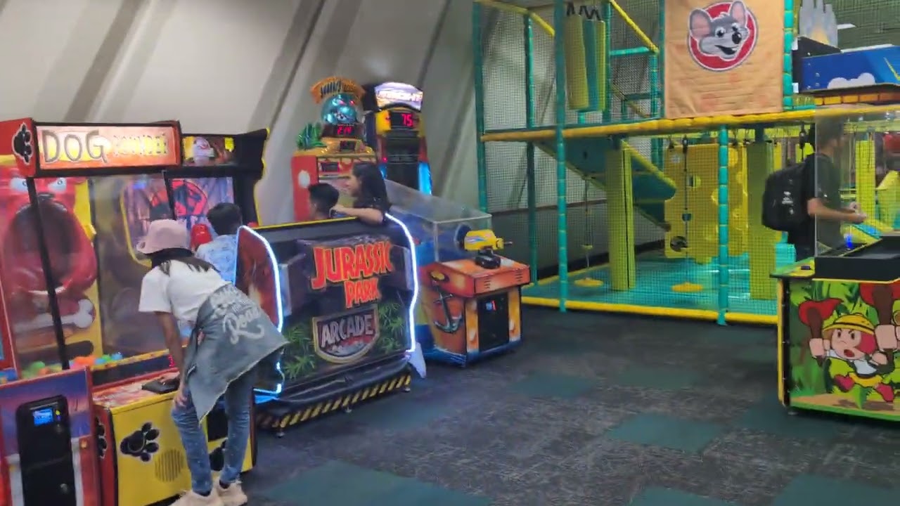 Chuck E Cheese - Store Tour - Queens, NY (Flushing)