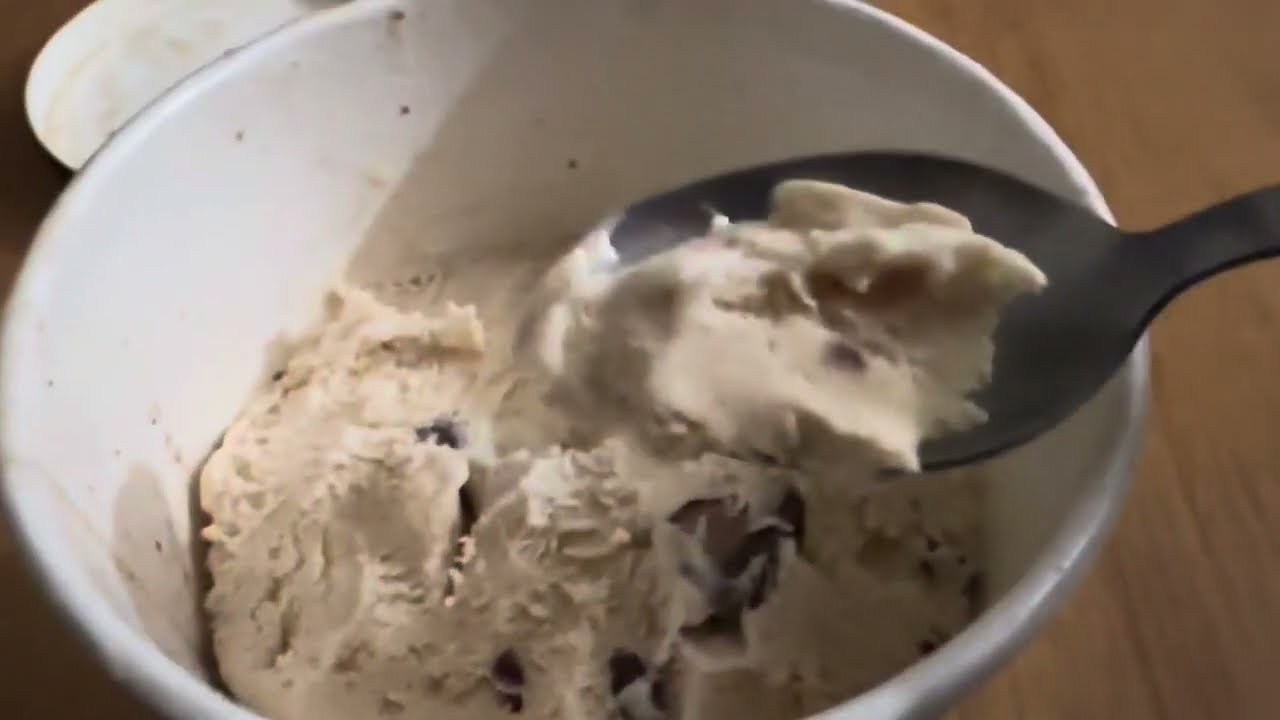 GLACE BEN & JERRY’S PEANUT BUTTER CRÈME GLACÉE DÉGUSTATION TEST ET AVIS