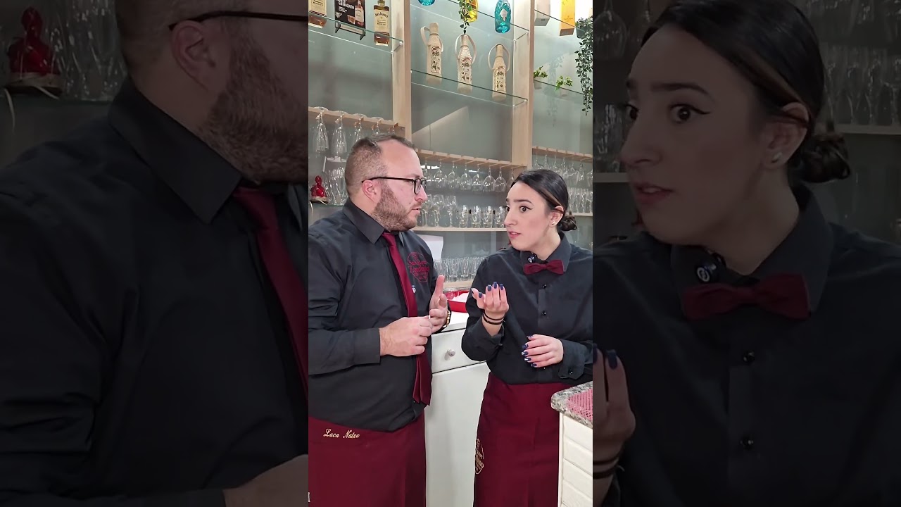 Come vorrebbero rispondere i Camerieri #napoli #risate #comico #comedy #camerieri #ristorazione