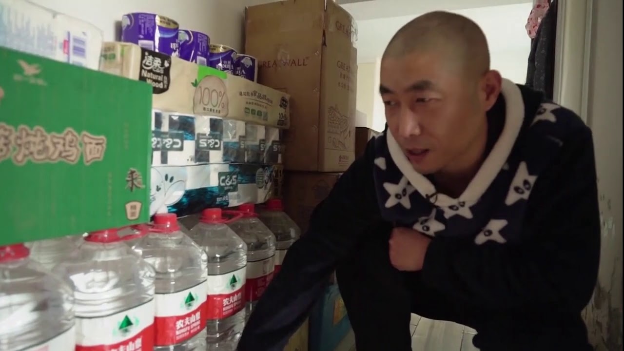 【忧疫情复燃且官方隐瞒 武汉男子自我隔离400天】