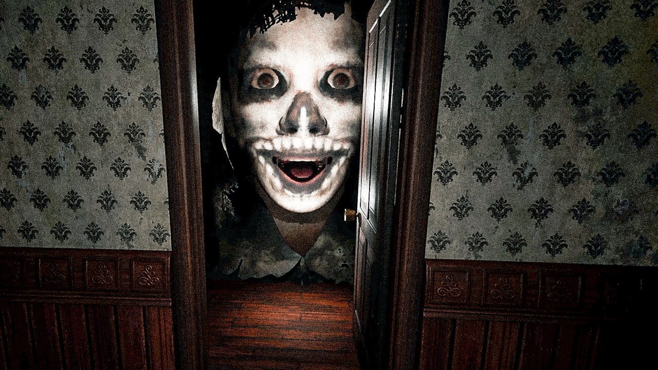 This is why you NEVER turn around in horror games…