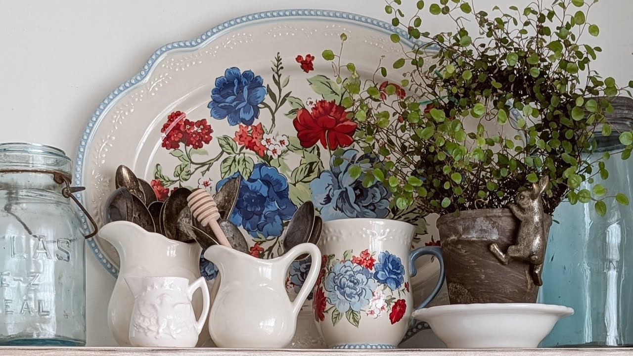 BERRY SWEET SUMMER SHELF STYLING