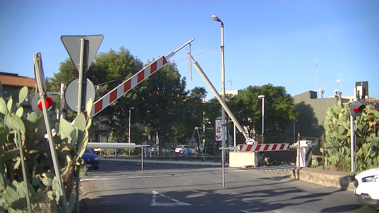 Spoorwegovergang Piano Tavola (I) // Railroad crossing // Passaggio a livello