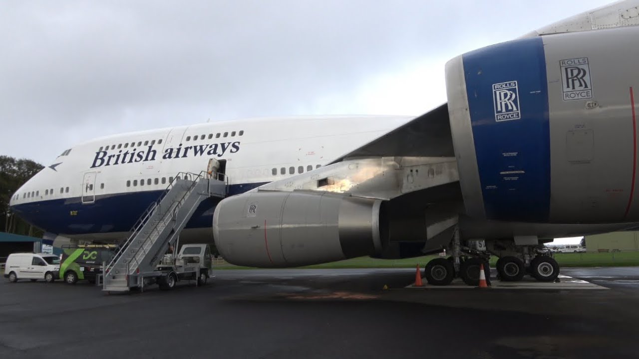 Kemble (Cotswolds) airfield in October 2021. British airways retro 747 and more. 4K