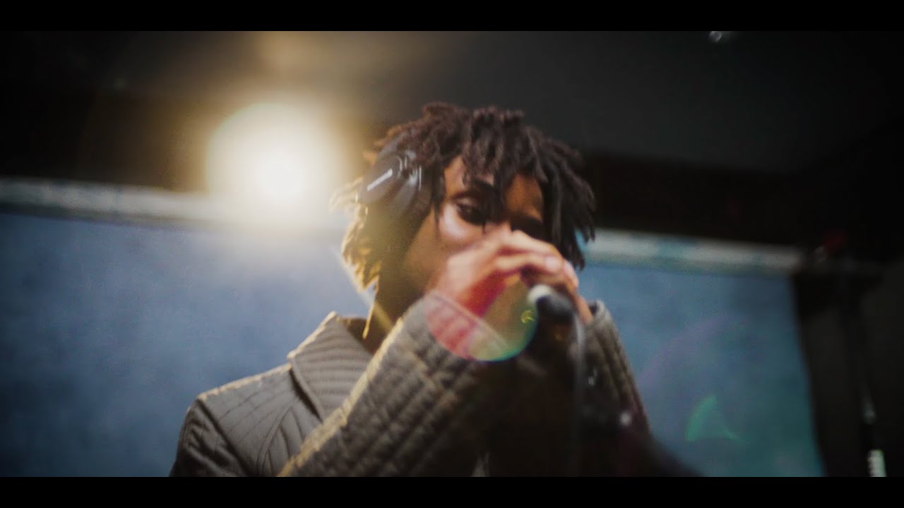 Taves - In The City (Acoustic Live Performance)